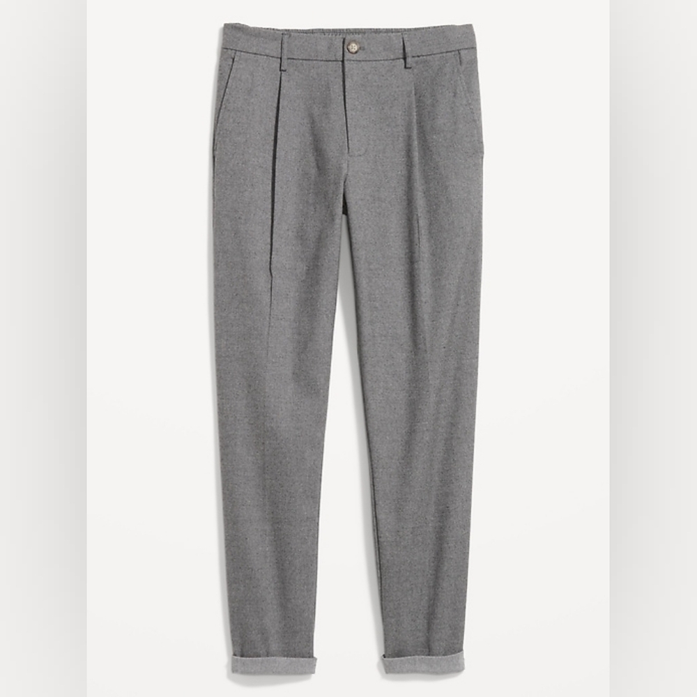 Old Navy Loose Taper Built-In Flex Pleated Chino Pants